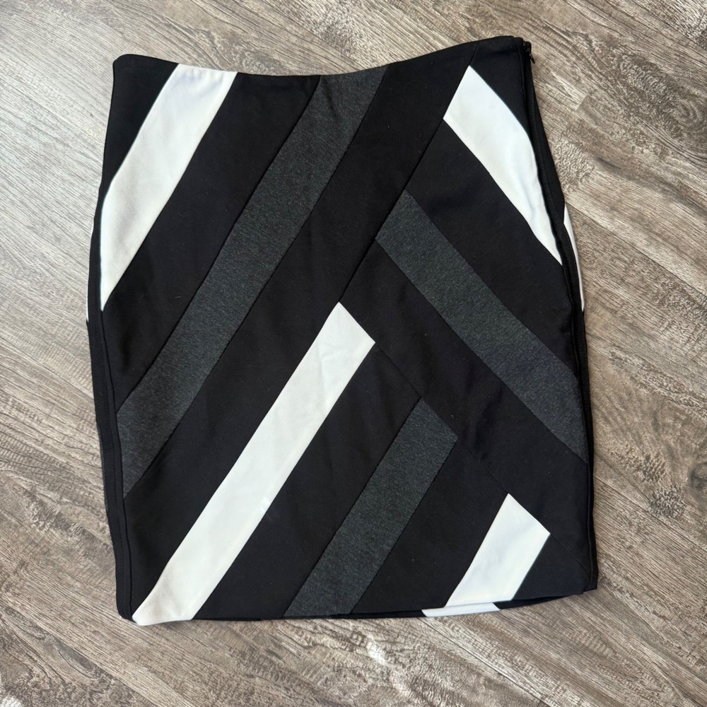 White House Black Market Women's‎ Pencil Skirt Size 4 (S)